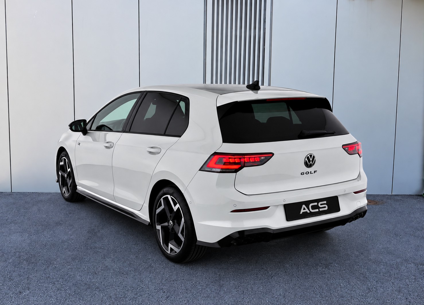 VW Golf 2.0 TDI R-Line DSG-image-2