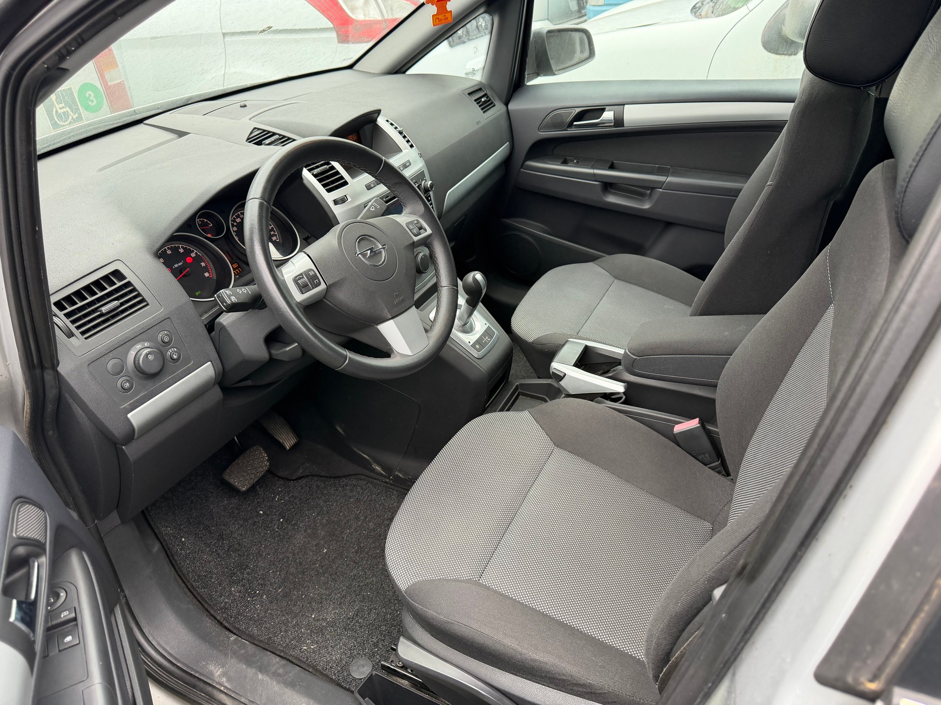 OPEL Zafira 1.8i 16V Enjoy Easytronic- 7 Plätze-image-5