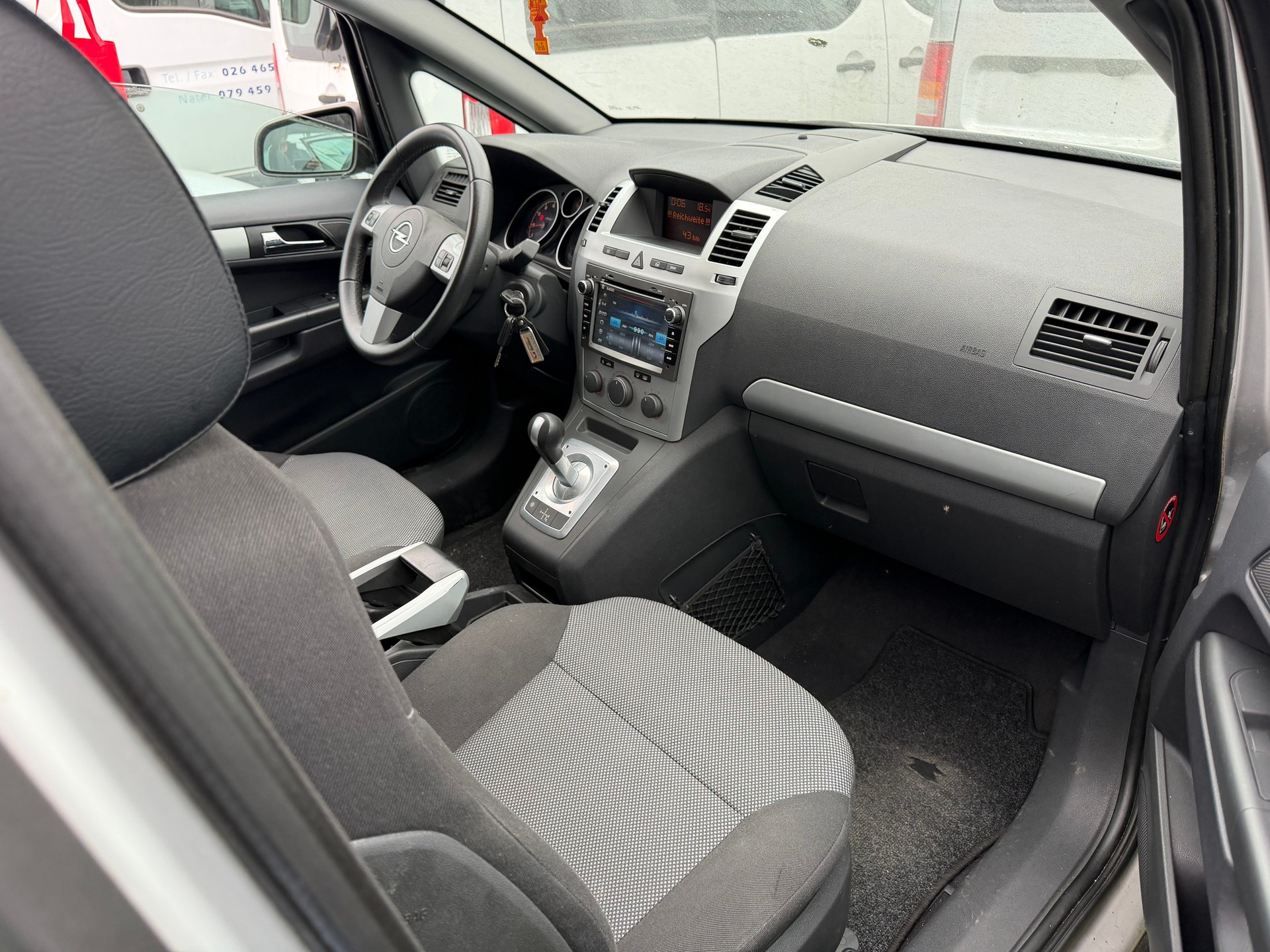 OPEL Zafira 1.8i 16V Enjoy Easytronic- 7 Plätze-image-4