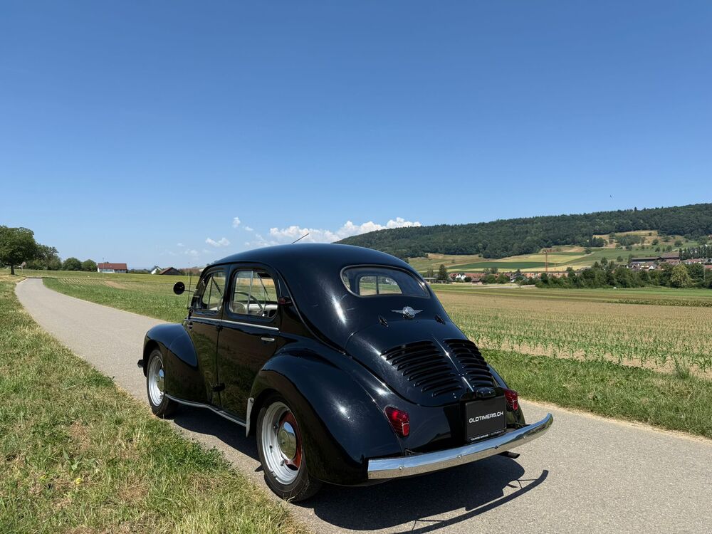 RENAULT 4 CV-image-1