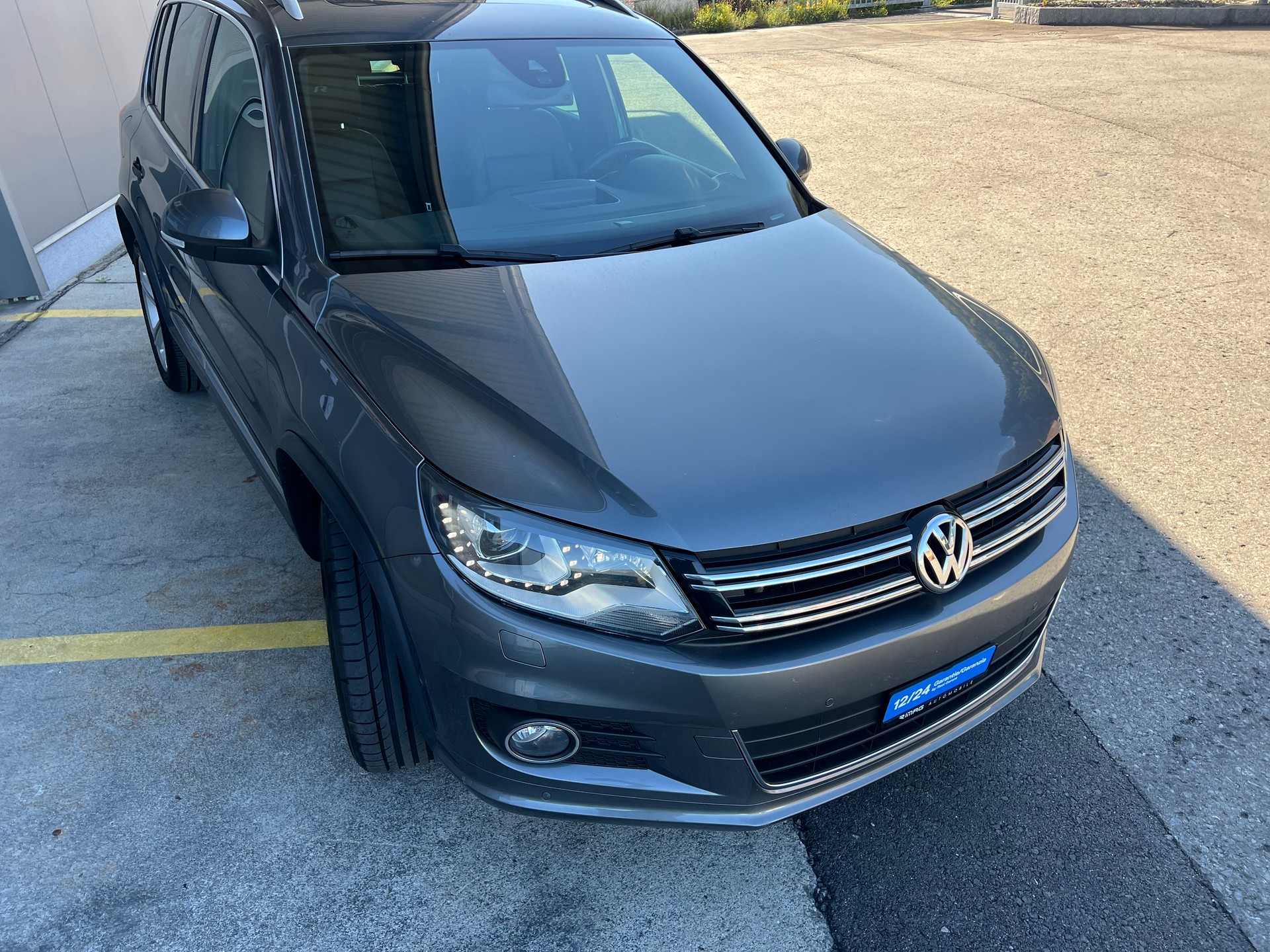 VW Tiguan 2.0 TSI R-Line 4x4 DSG *** Navigation * Leder * Anhàngerkupplung 2200 kg. * mit frisch ab MFK **-image-8