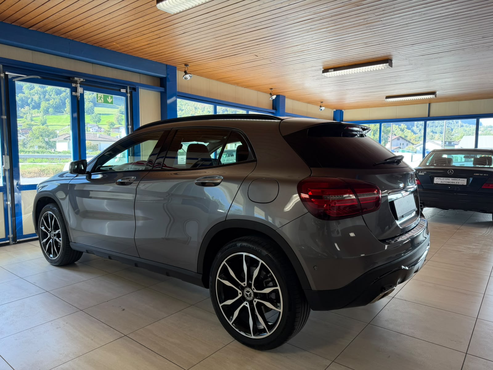 MERCEDES-BENZ GLA 200 Night Star 7G-DCT-image-6