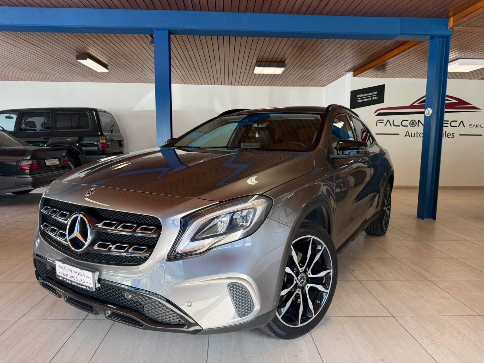 MERCEDES-BENZ GLA 200 Night Star 7G-DCT-image-3