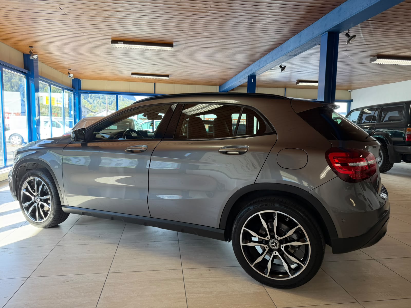 MERCEDES-BENZ GLA 200 Night Star 7G-DCT-image-7