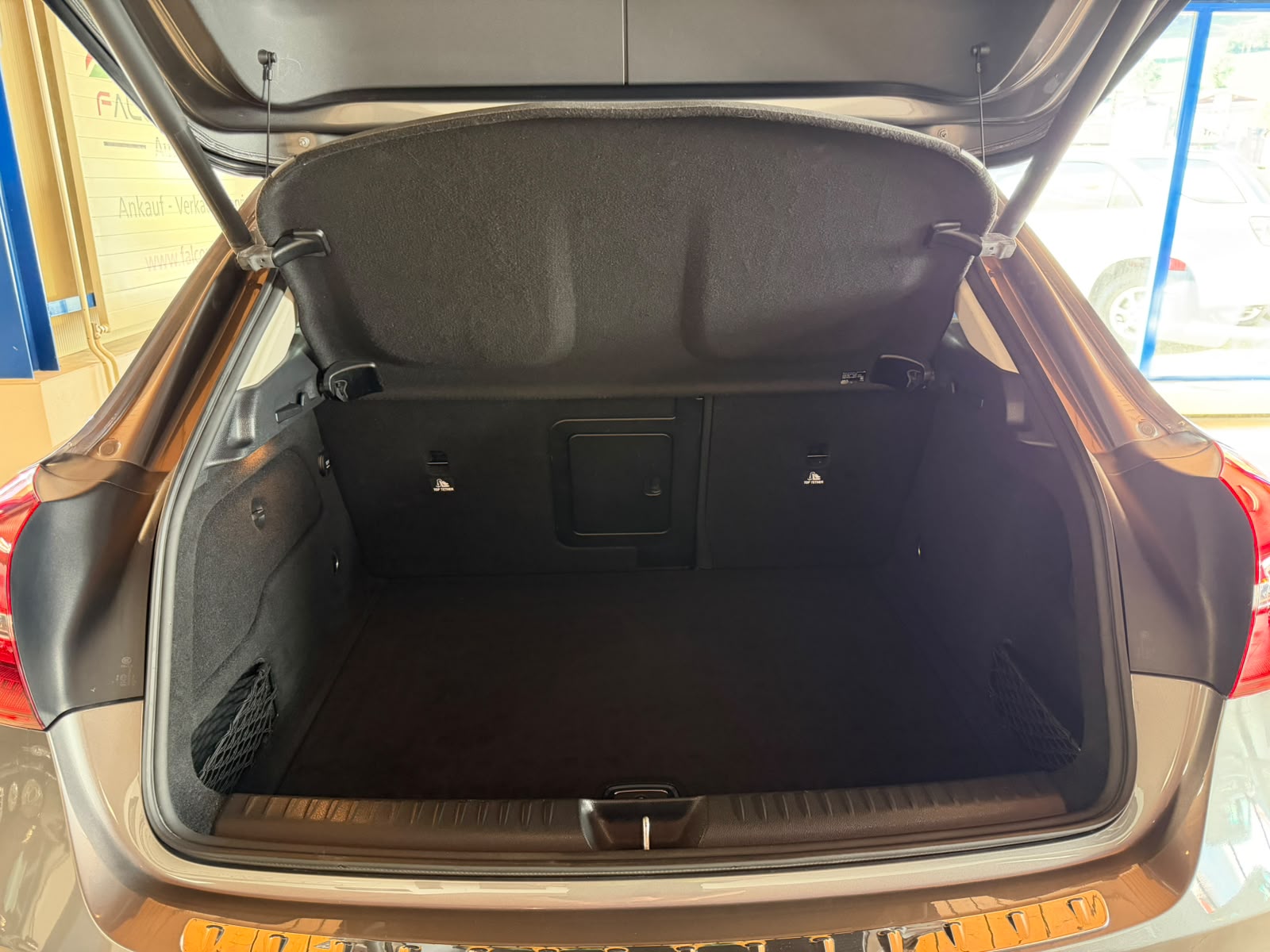 MERCEDES-BENZ GLA 200 Night Star 7G-DCT-image-19