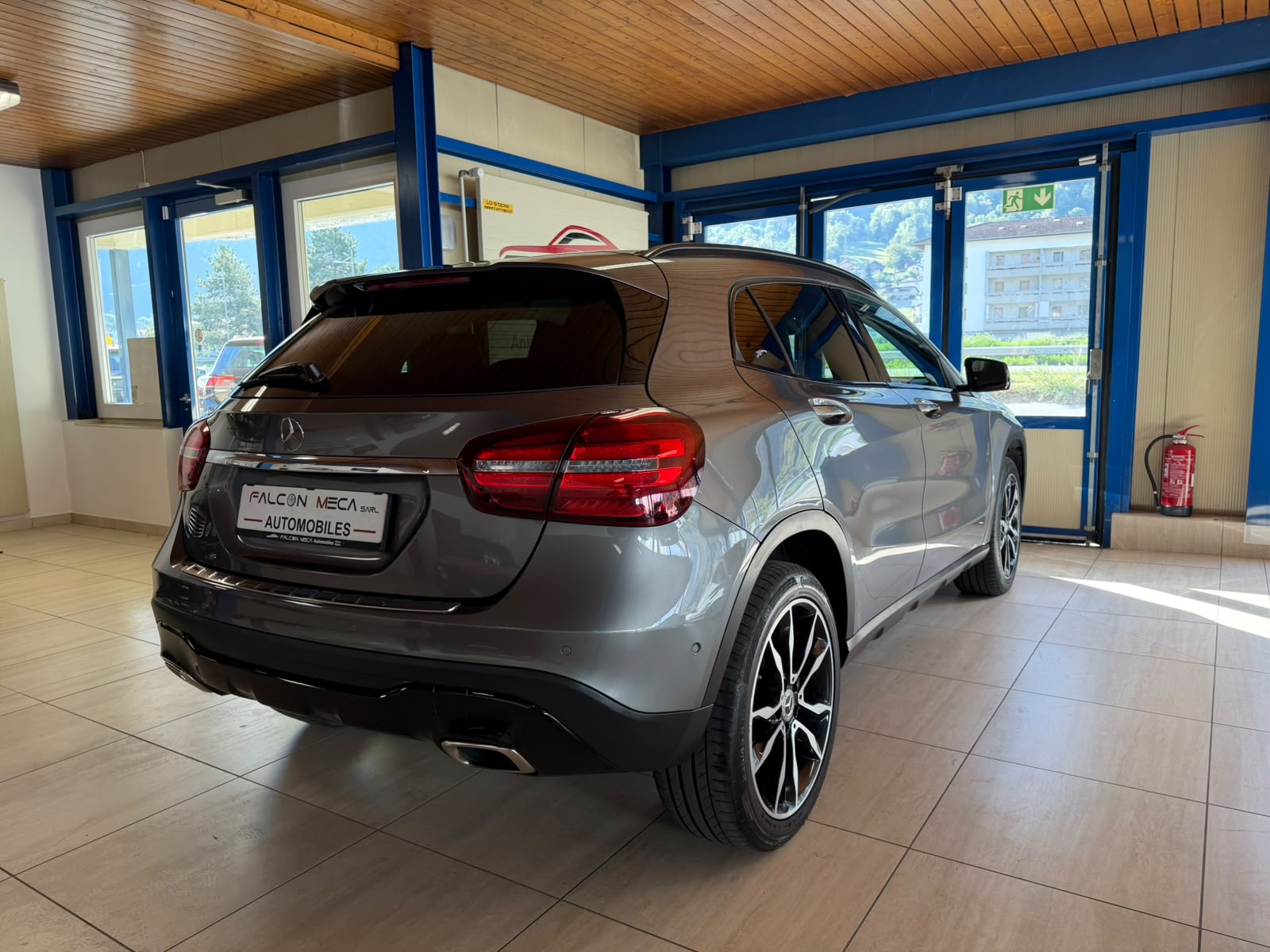 MERCEDES-BENZ GLA 200 Night Star 7G-DCT-image-8