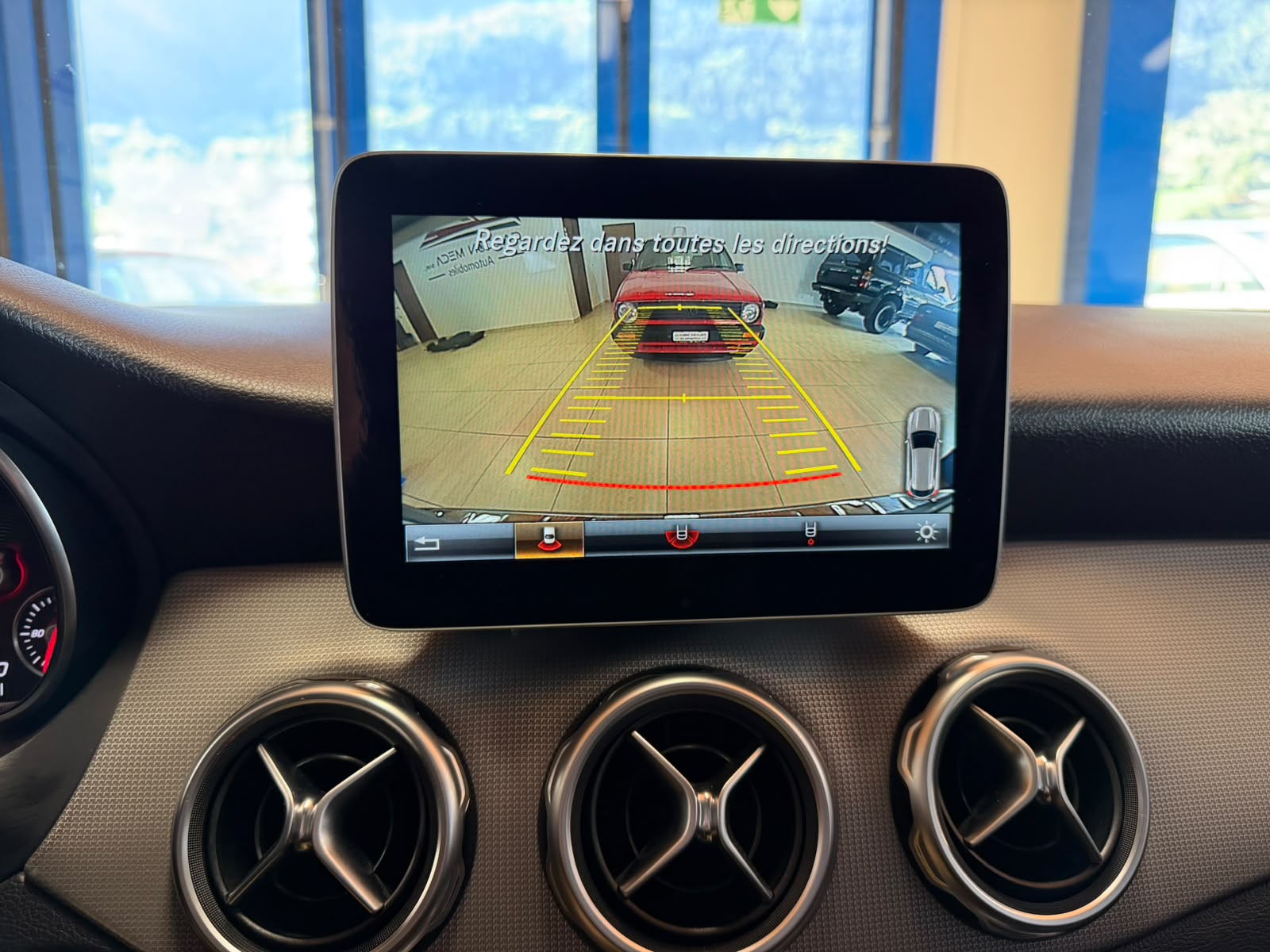MERCEDES-BENZ GLA 200 Night Star 7G-DCT-image-16