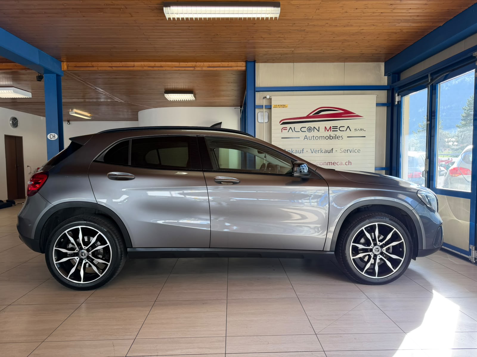 MERCEDES-BENZ GLA 200 Night Star 7G-DCT-image-5