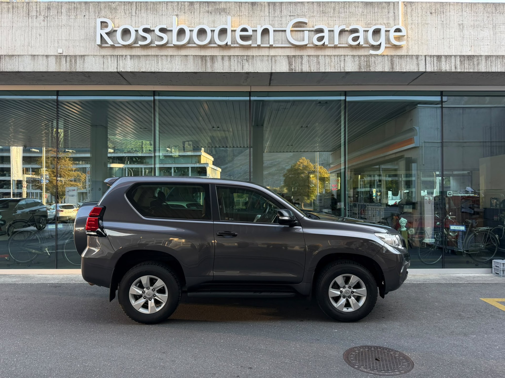TOYOTA Land Cruiser 2.8TD Comfort Automatic-image-1