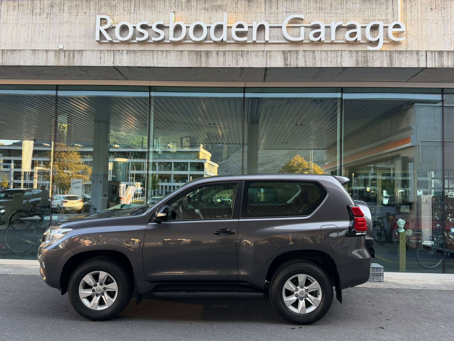 TOYOTA Land Cruiser 2.8TD Comfort Automatic-image-0