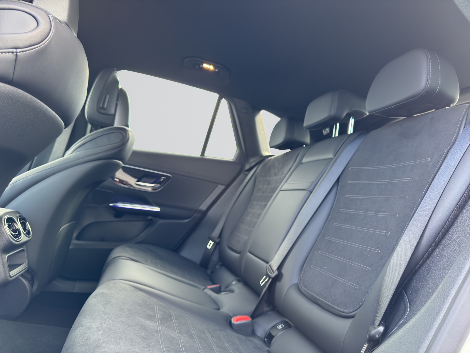 MERCEDES-BENZ GLC 220 d 4Matic 9G-Tronic-image-11