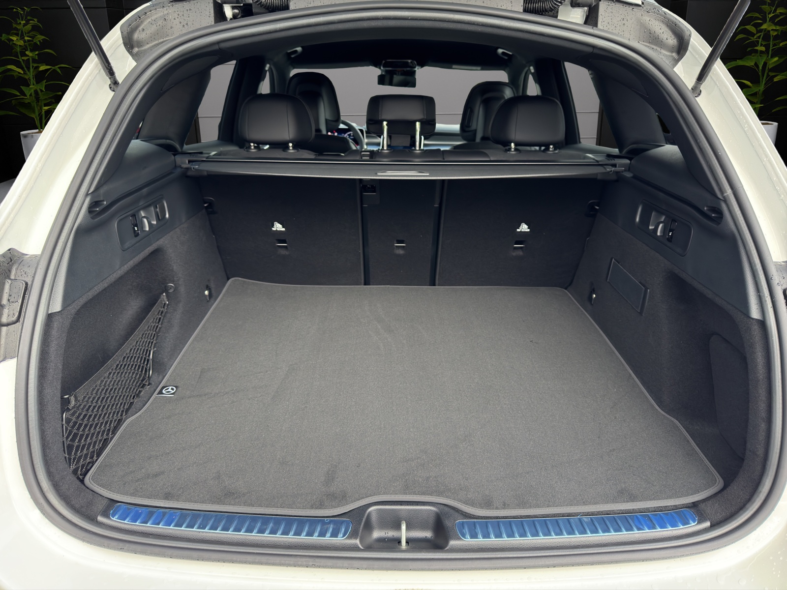 MERCEDES-BENZ GLC 220 d 4Matic 9G-Tronic-image-12