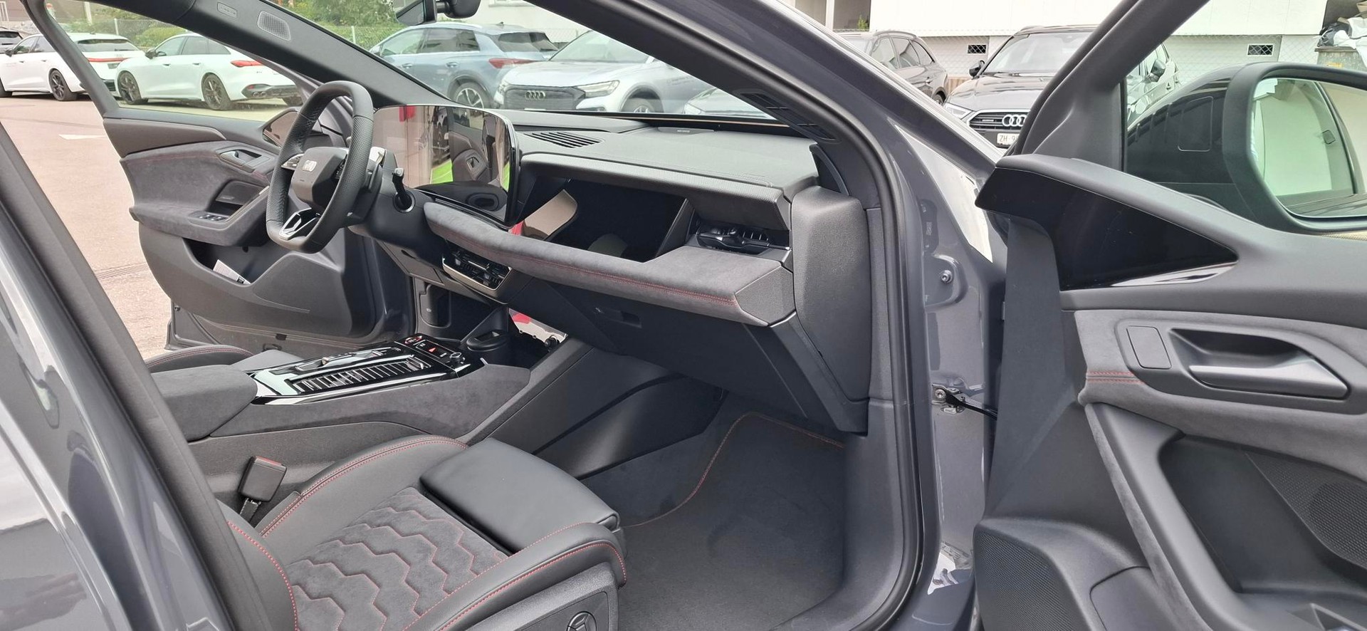 AUDI A6 Avant e-tron quattro-image-8