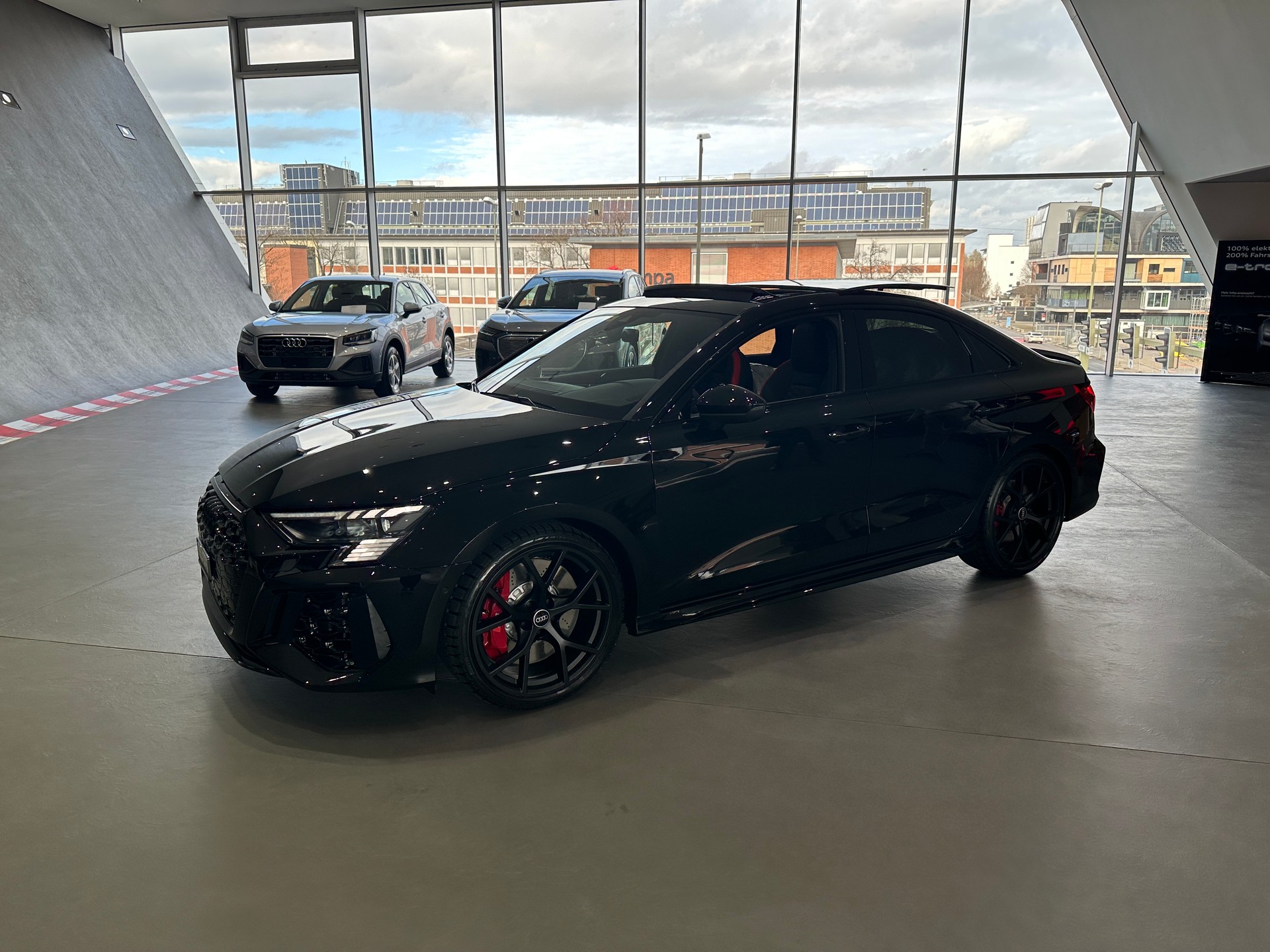 AUDI 2.5 TFSI quattro S-Tronic-image-1