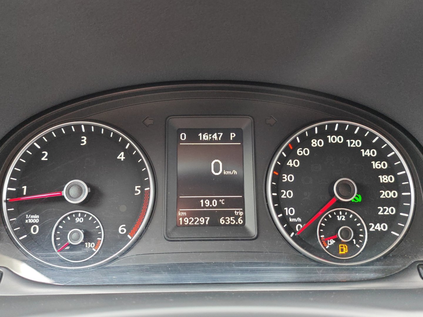 VW Touran 1.6 TDI BMT Comfortline DSG (Véhicule Suisse · Expertise du jour · GPS · Garantie)-image-18