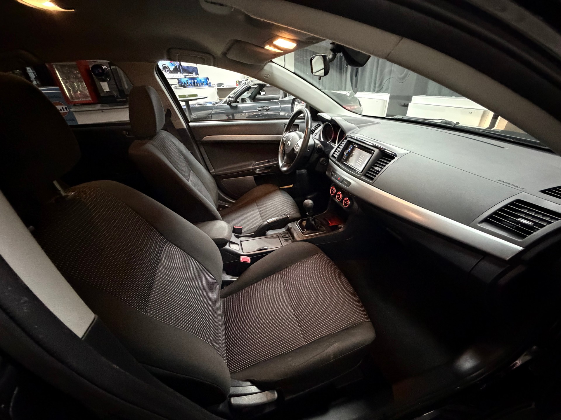 MITSUBISHI Lancer Sportback 1.8 DID Invite-image-16