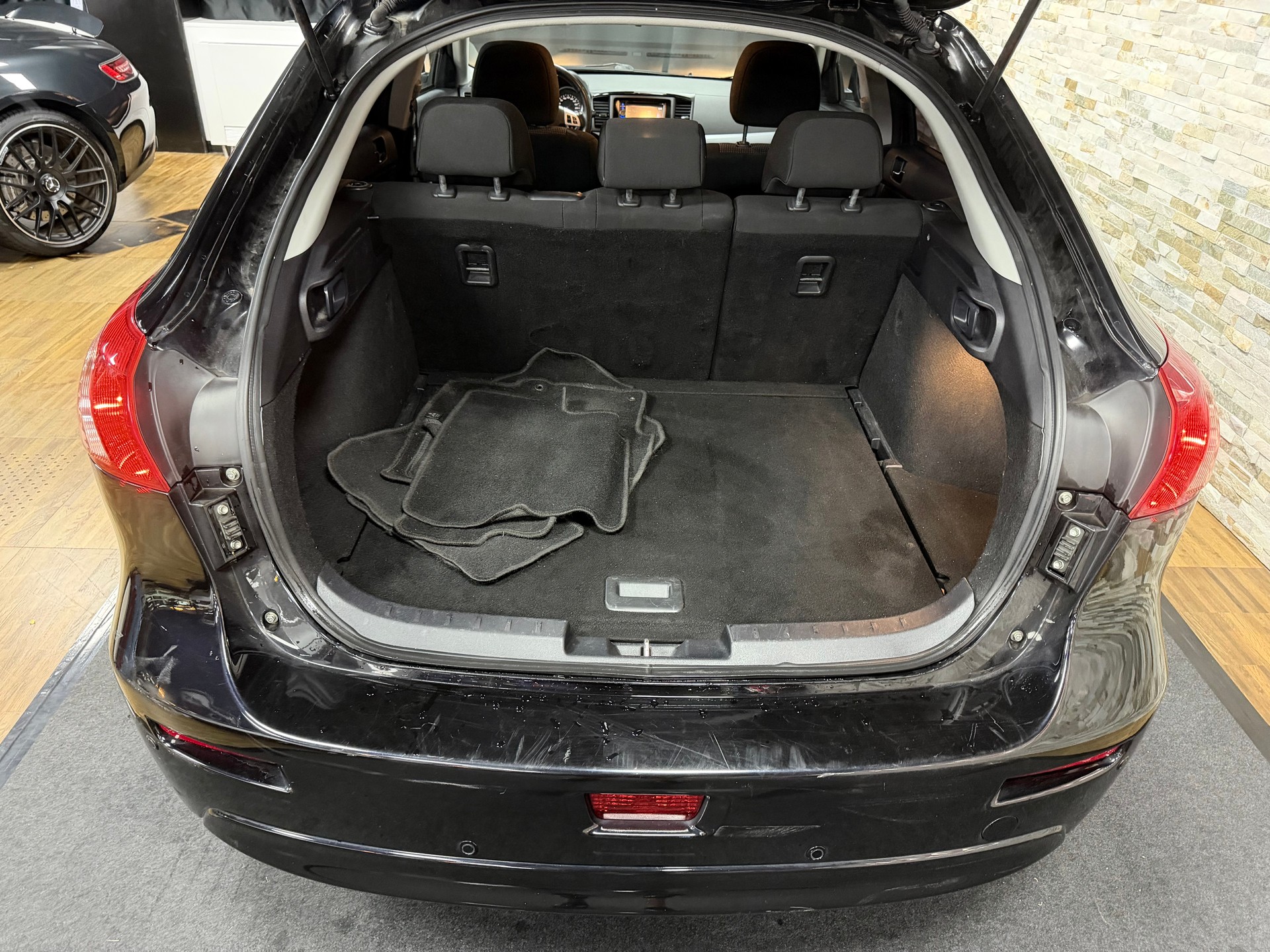 MITSUBISHI Lancer Sportback 1.8 DID Invite-image-15