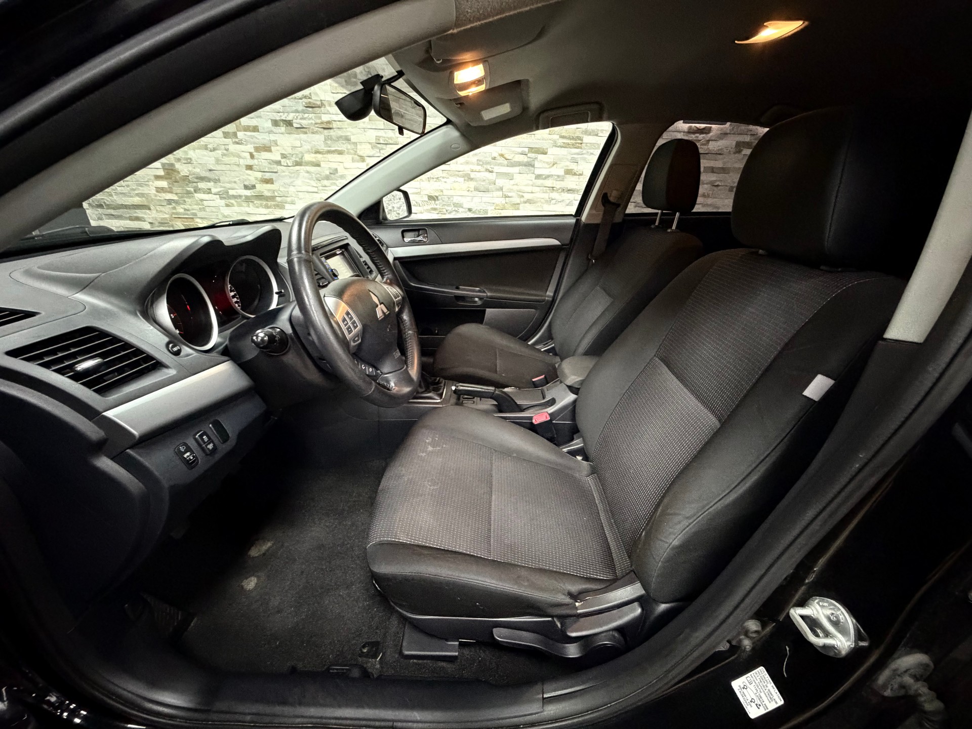 MITSUBISHI Lancer Sportback 1.8 DID Invite-image-7