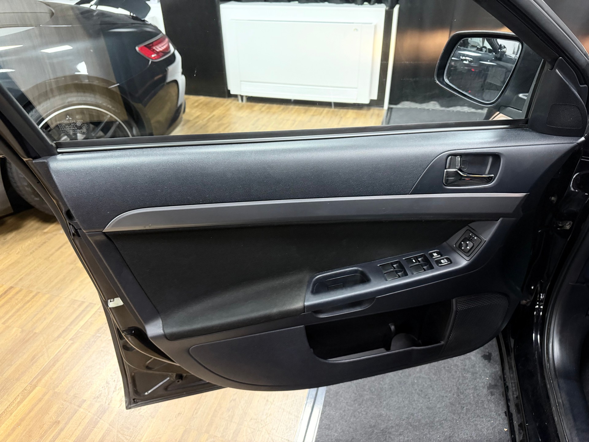 MITSUBISHI Lancer Sportback 1.8 DID Invite-image-6