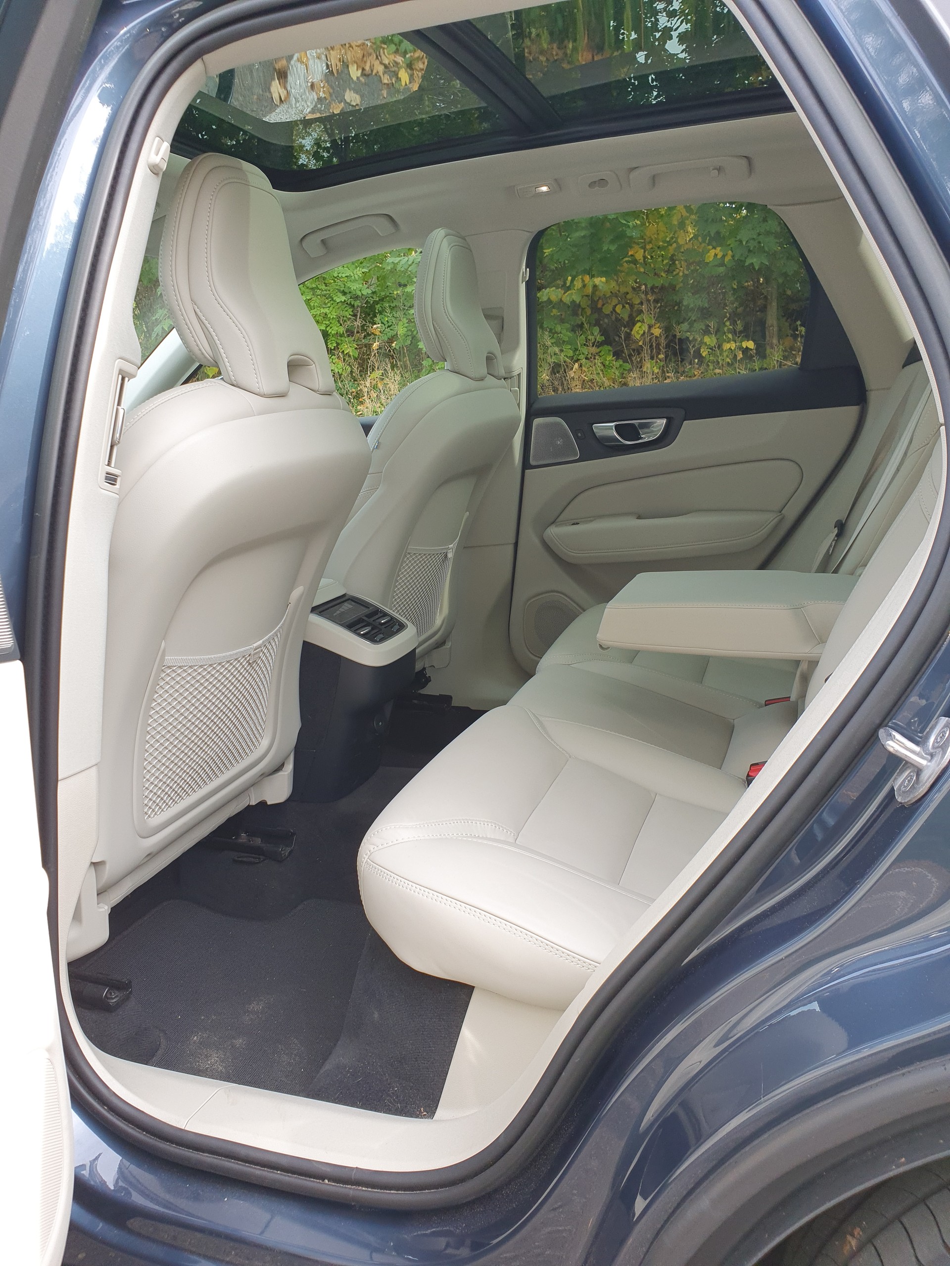 VOLVO 2.0 B6 MH Ultimate Bright AWD-image-4