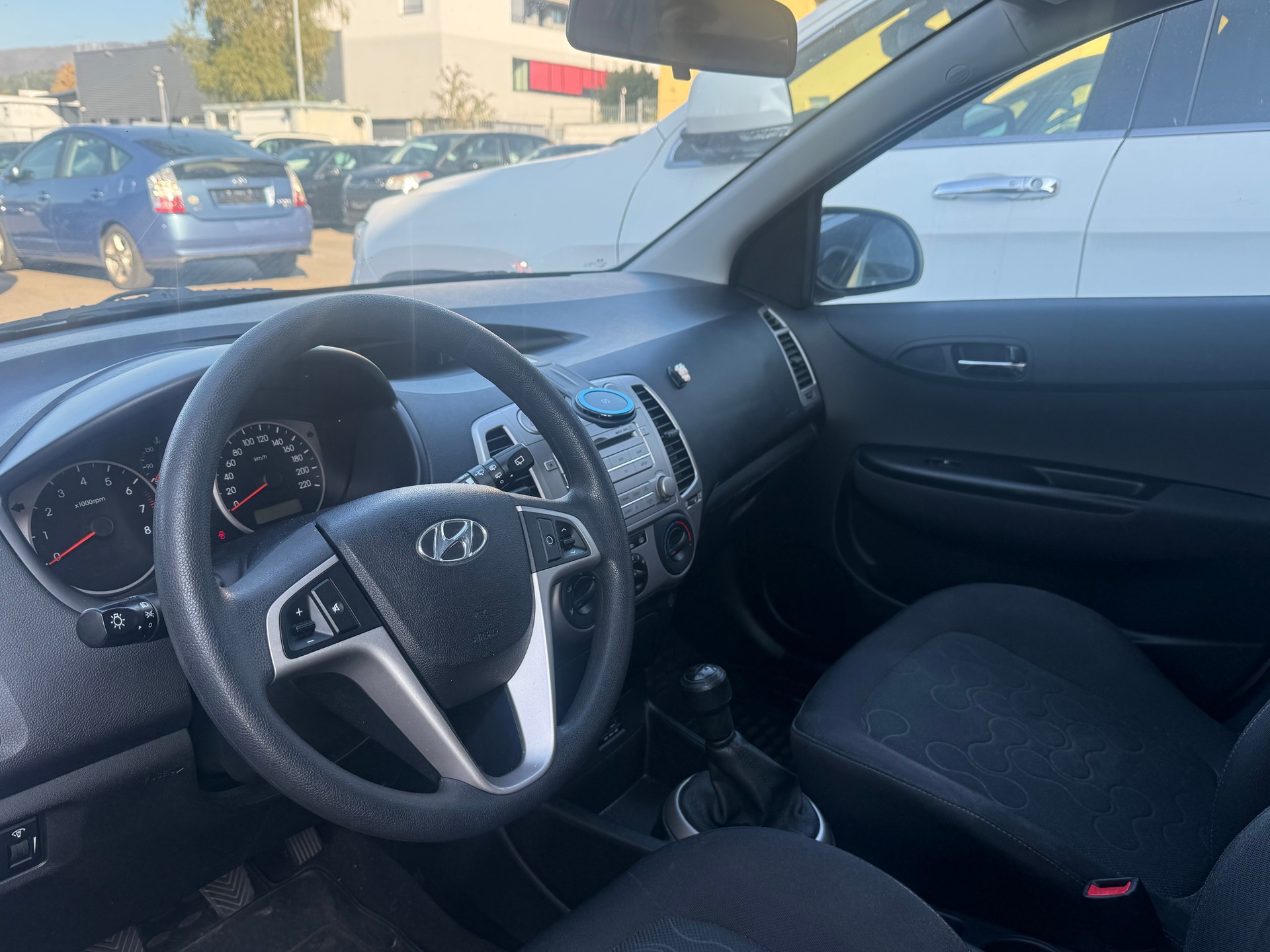 HYUNDAI i20 1.4 Style-image-7
