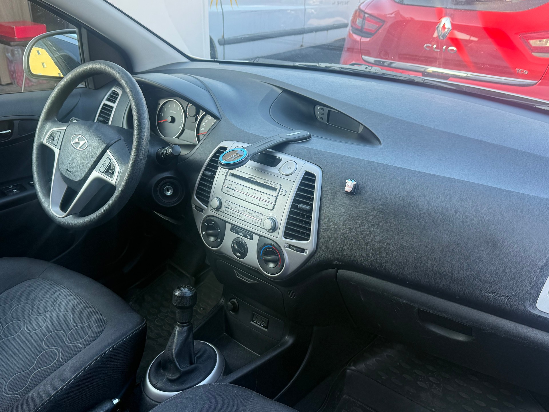 HYUNDAI i20 1.4 Style-image-6