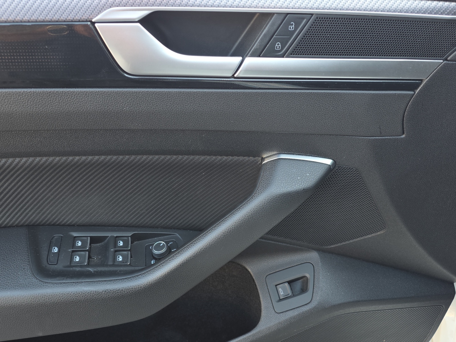 VW Arteon SB 2.0 TSI R 4Motion DSG-image-15