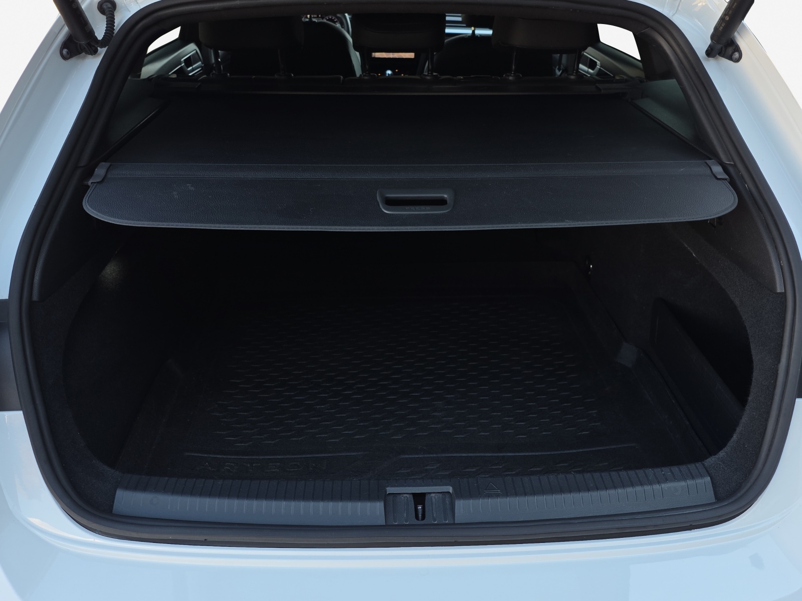 VW Arteon SB 2.0 TSI R 4Motion DSG-image-12