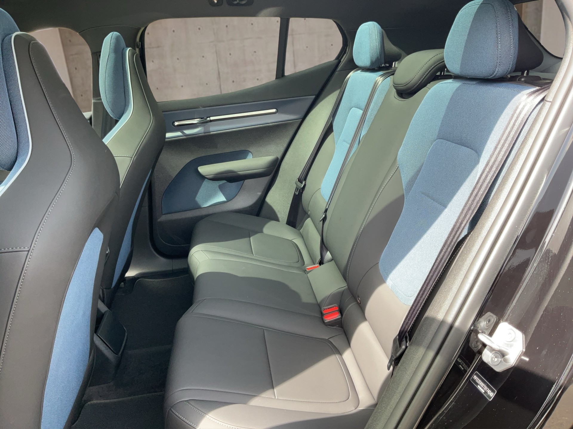 VOLVO EX30 E60 Twin Ultra Performance AWD-image-11