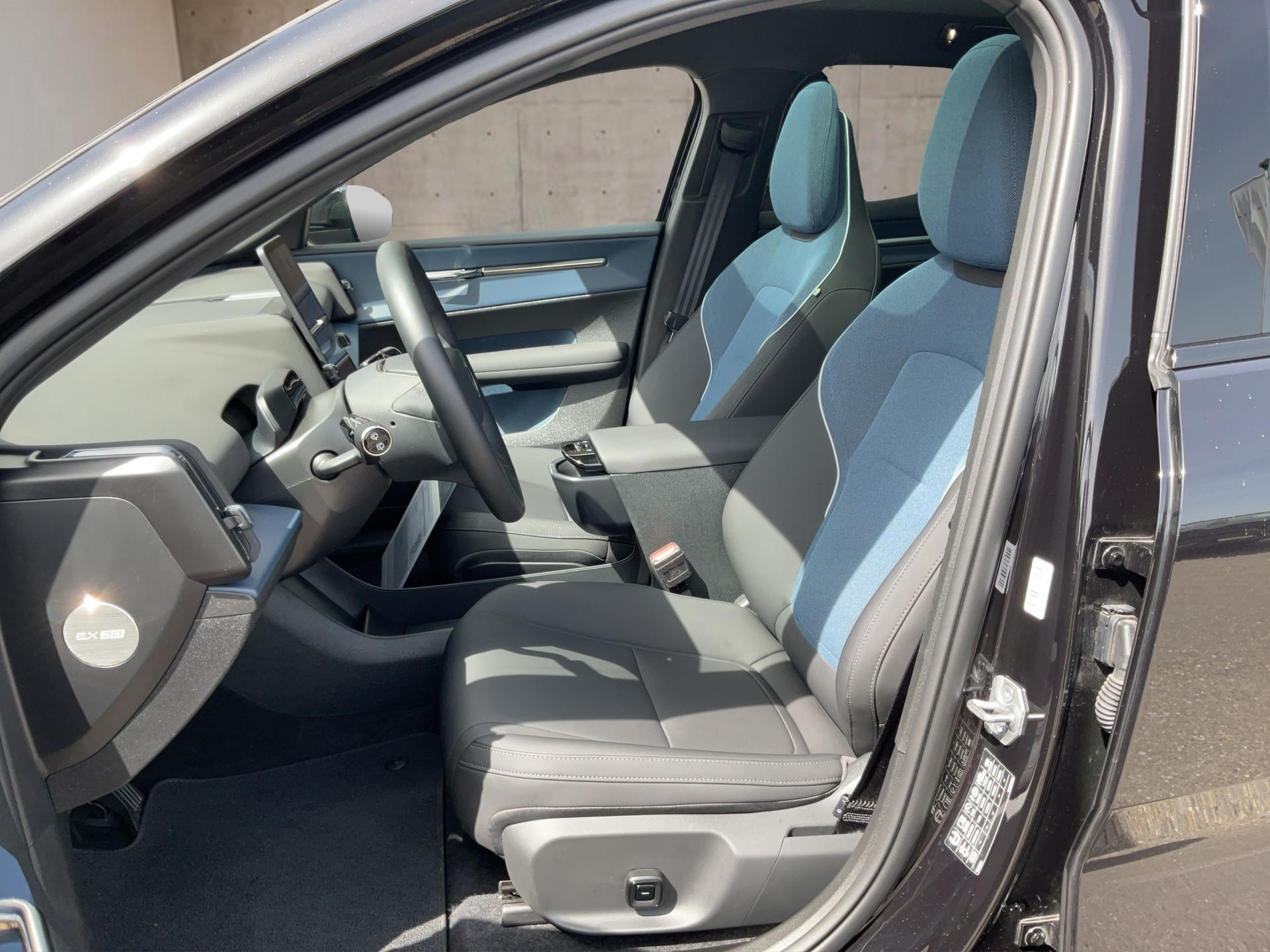 VOLVO EX30 E60 Twin Ultra Performance AWD-image-10