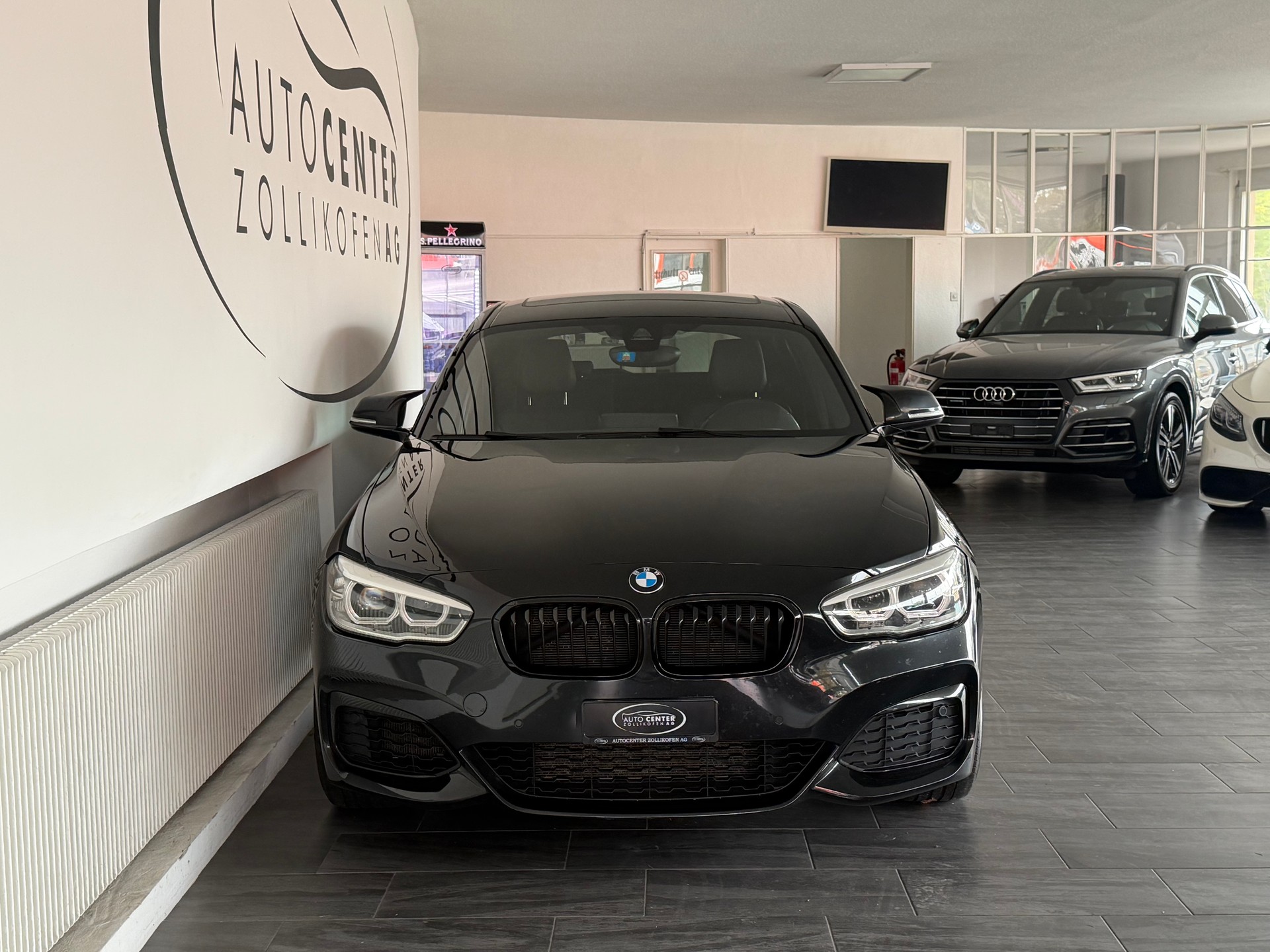 BMW M140i xDrive Steptronic-showroom-element-1