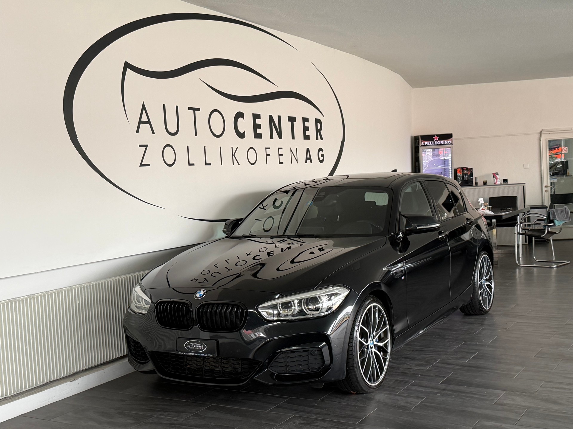 BMW M140i xDrive Steptronic-showroom-element-2