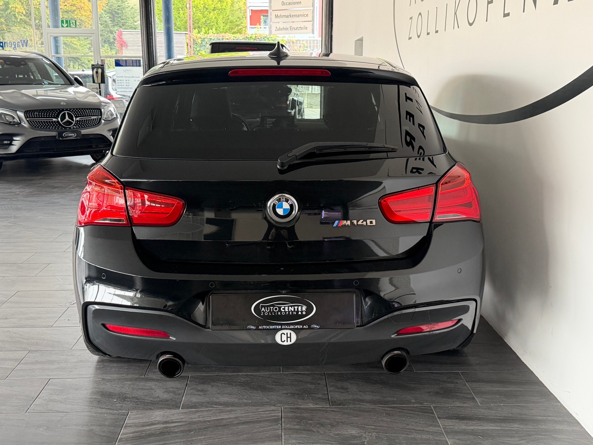BMW M140i xDrive Steptronic-image-6
