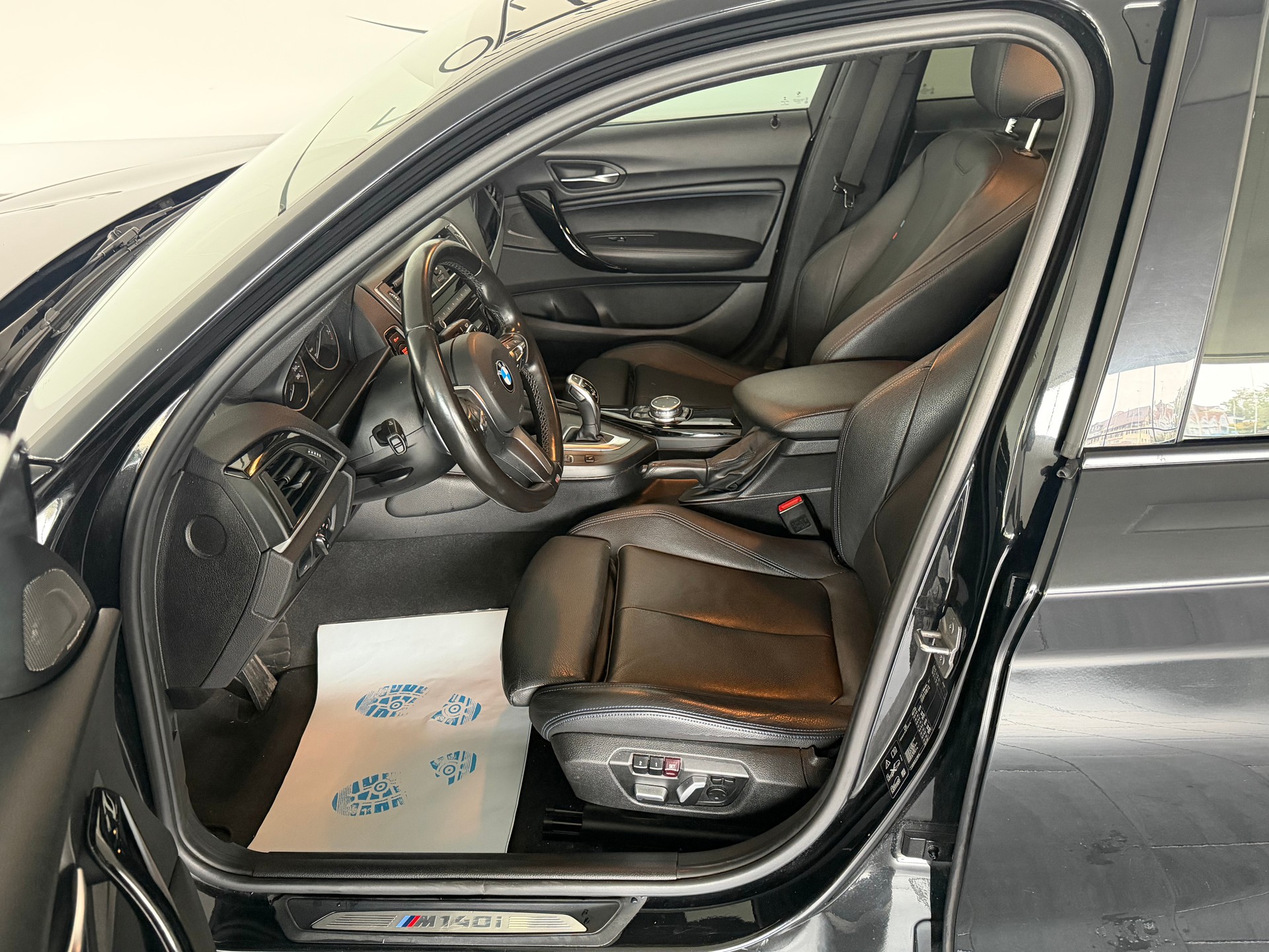 BMW M140i xDrive Steptronic-image-8