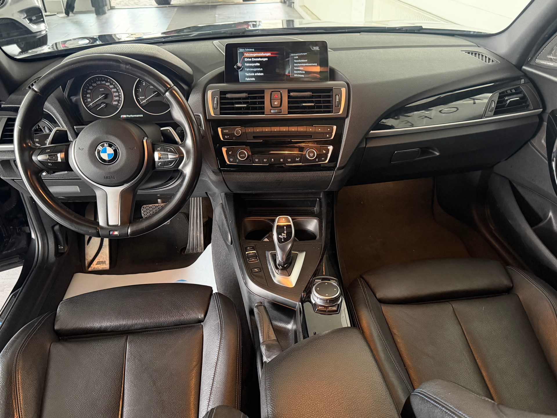 BMW M140i xDrive Steptronic-image-11