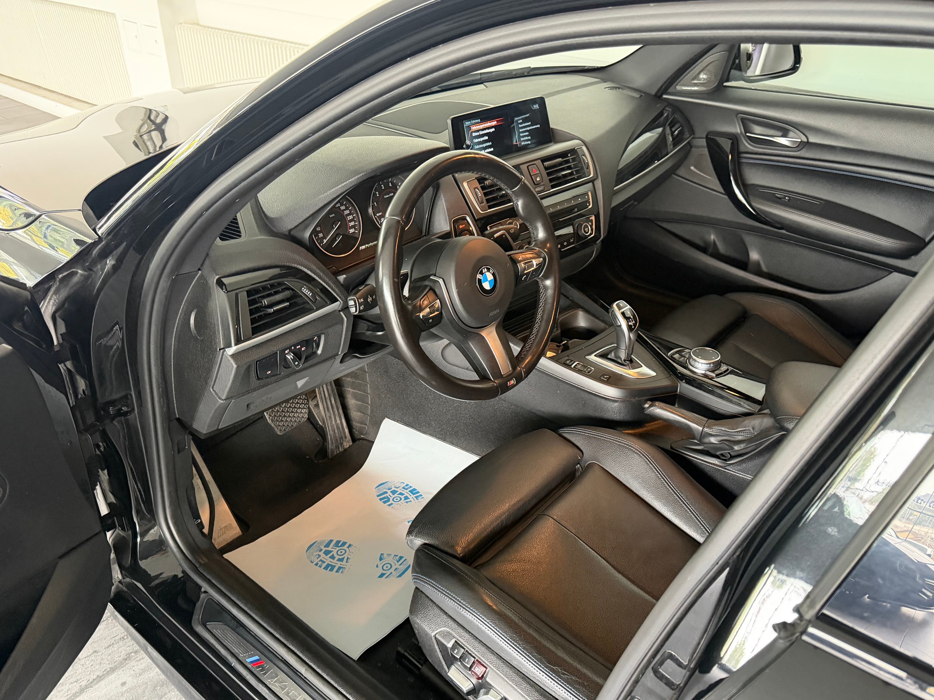 BMW M140i xDrive Steptronic-image-9