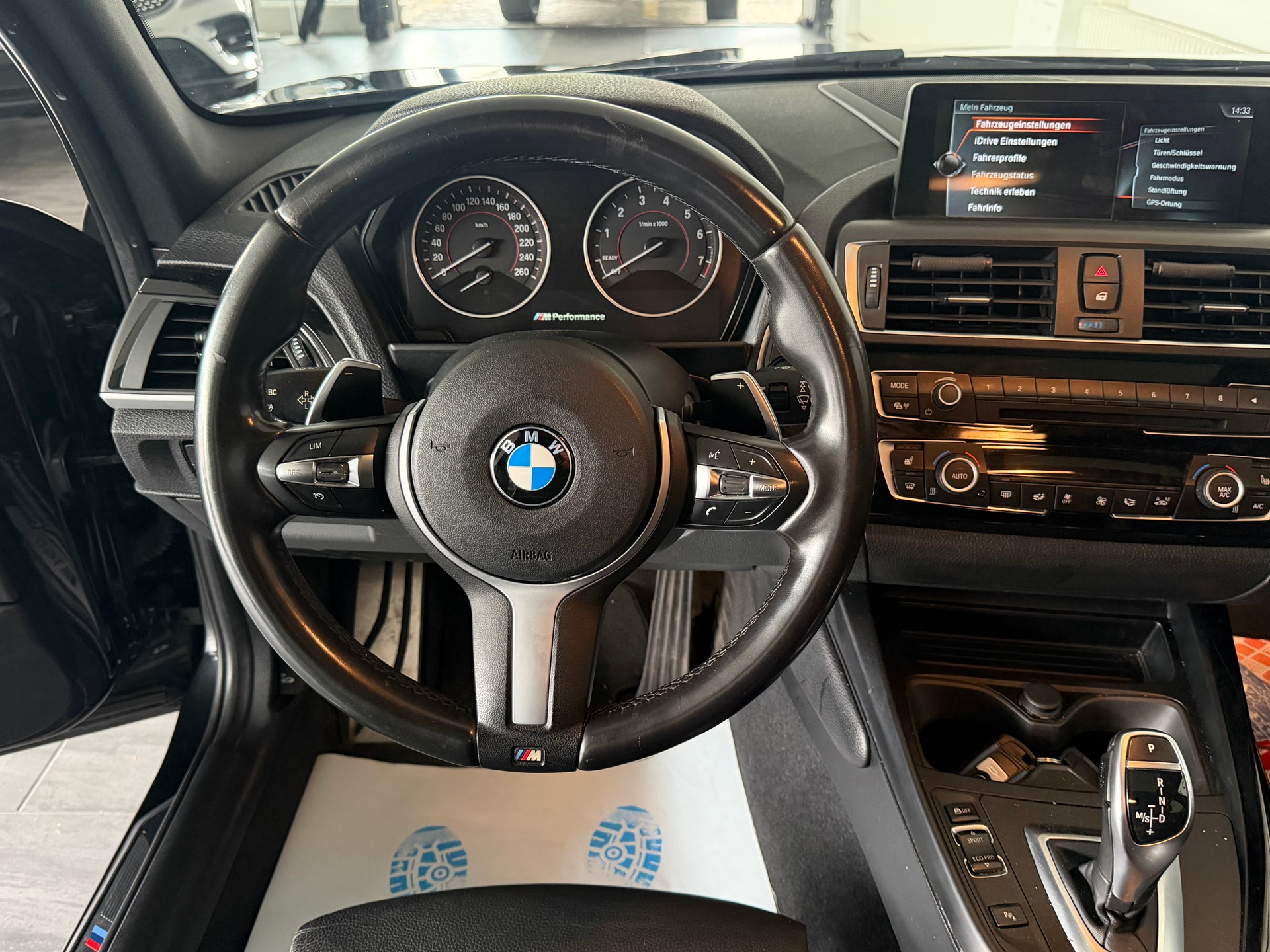 BMW M140i xDrive Steptronic-image-10