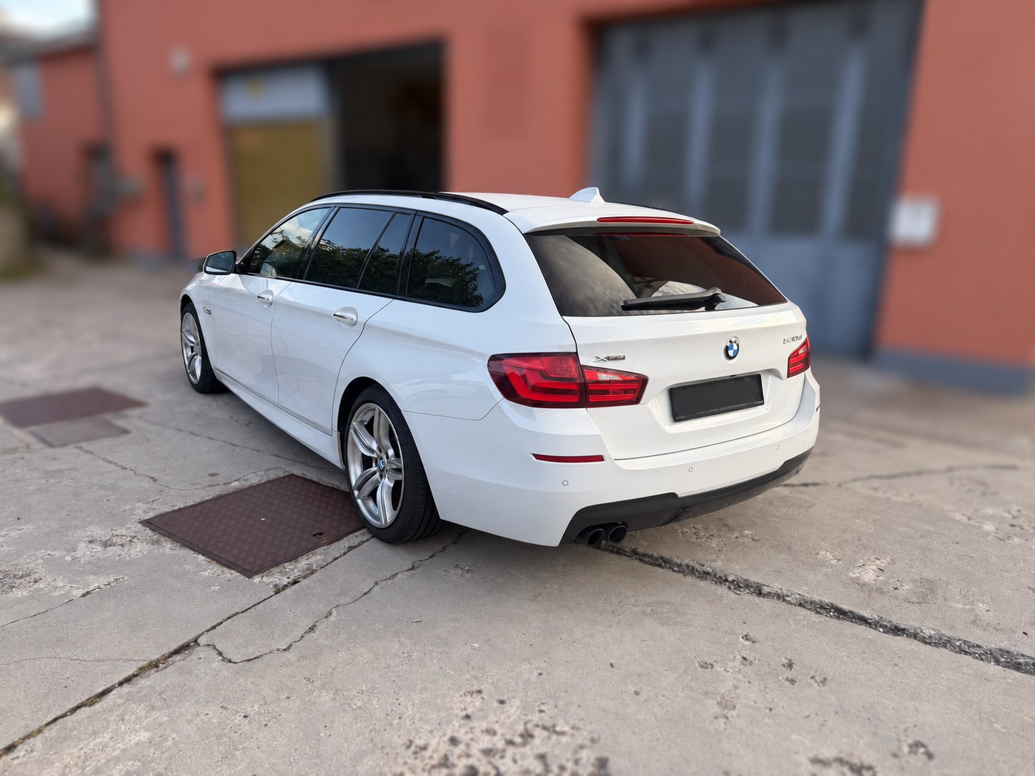 BMW 530d xDrive Touring Steptronic M-Paket-image-2