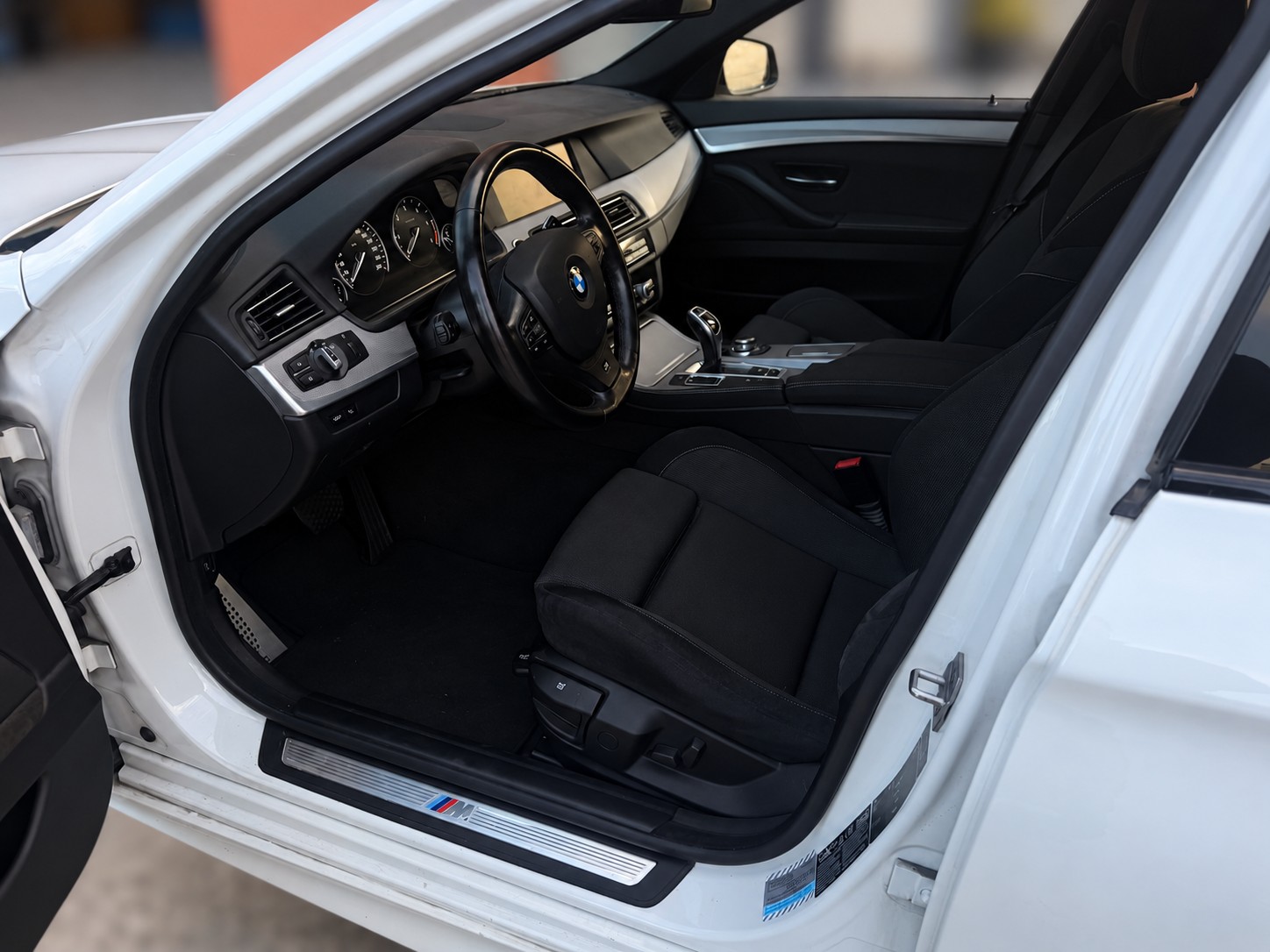 BMW 530d xDrive Touring Steptronic M-Paket-image-5