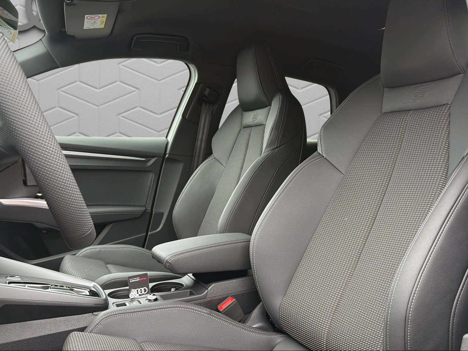 AUDI A3 Sportback TFSI 110 kW Attraction S tronic-image-6