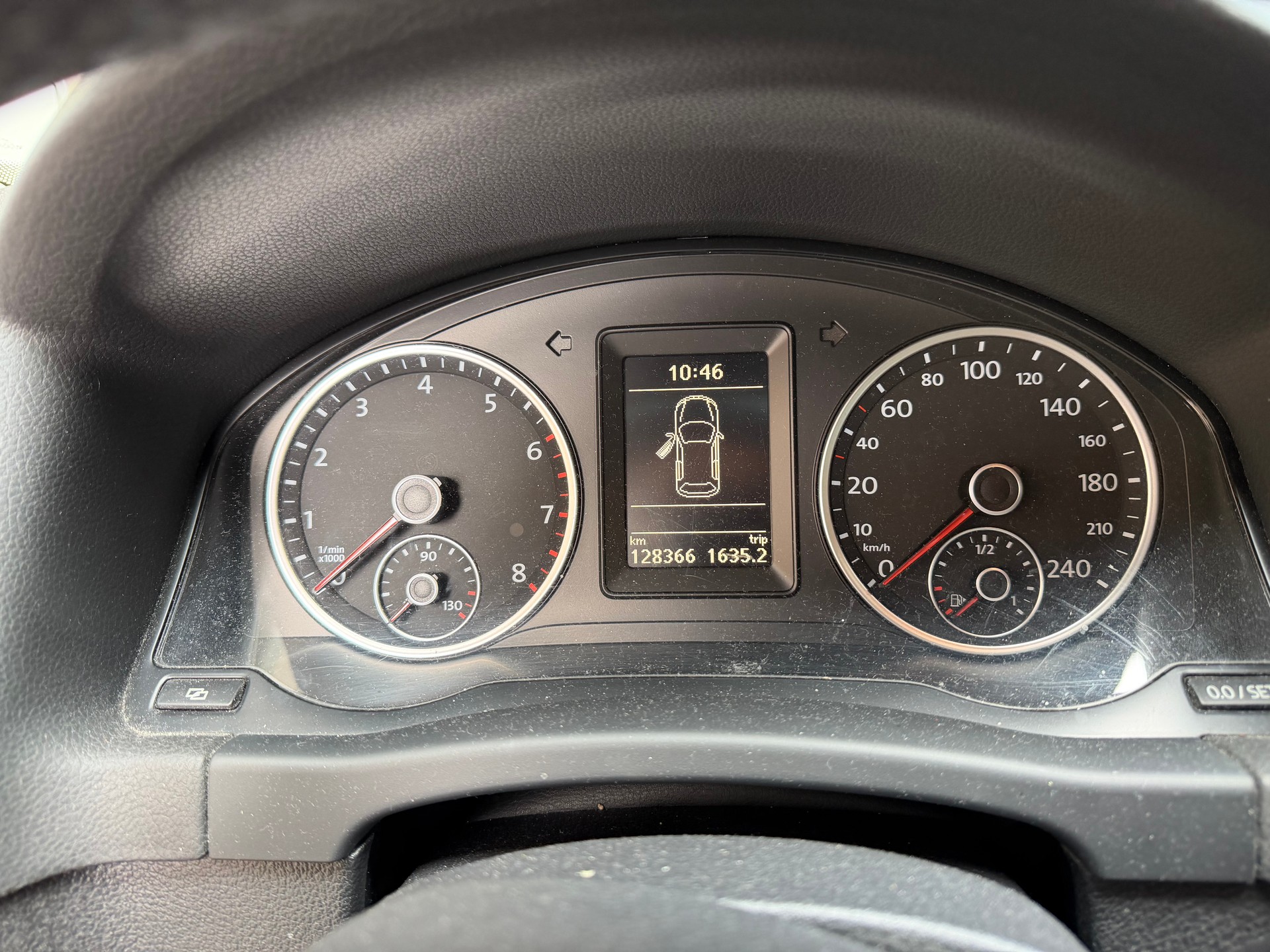 VW 2.0 TSI 200 Track & Field-image-5