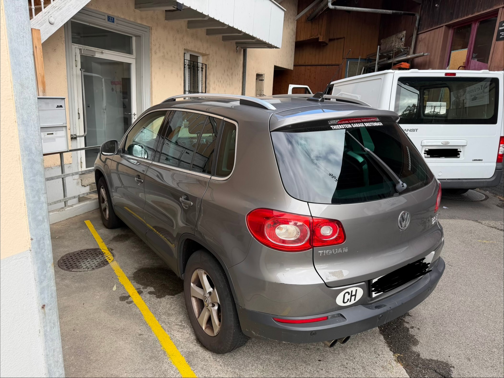 VW 2.0 TSI 200 Track & Field-image-3