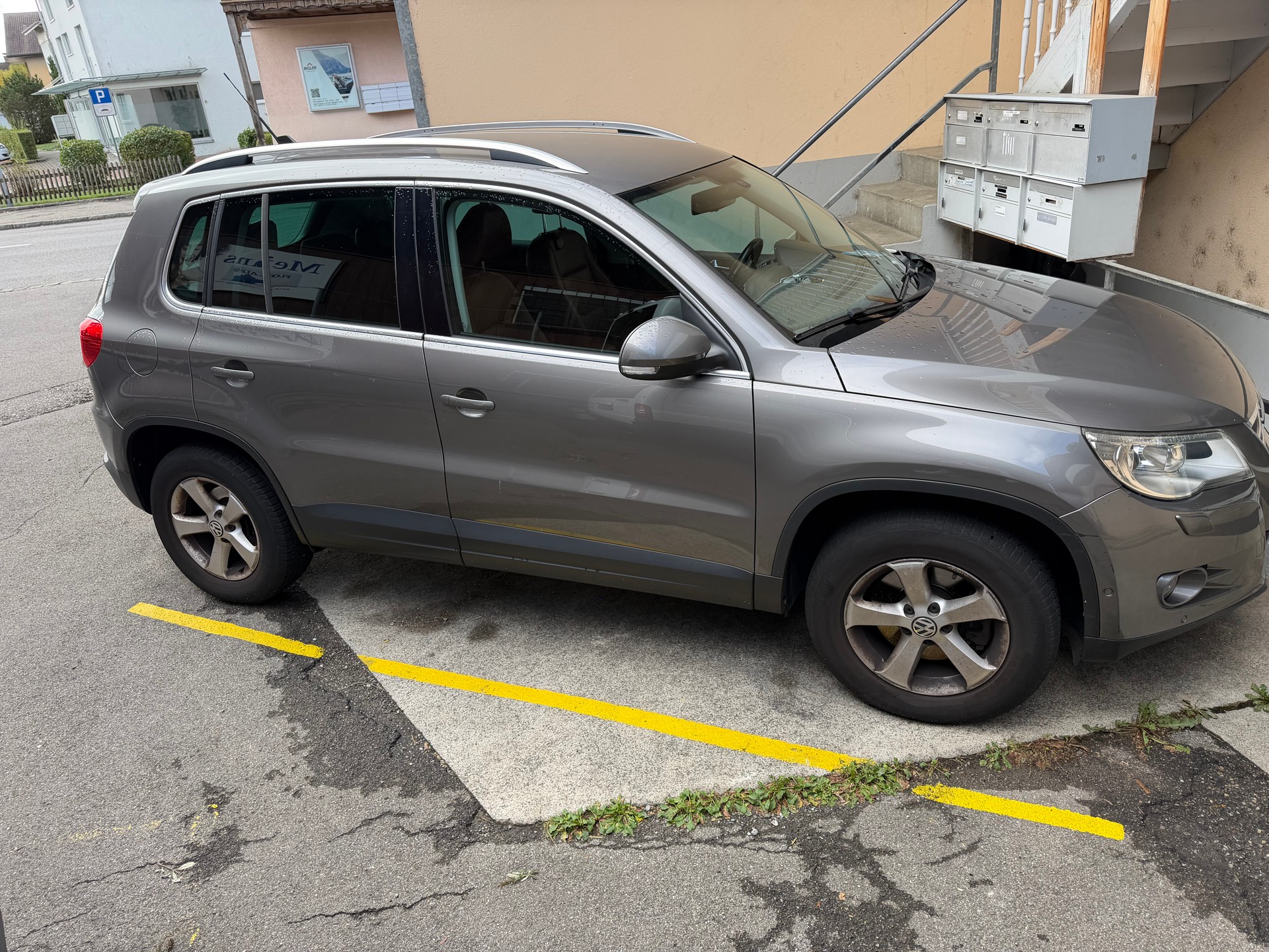 VW 2.0 TSI 200 Track & Field-image-1