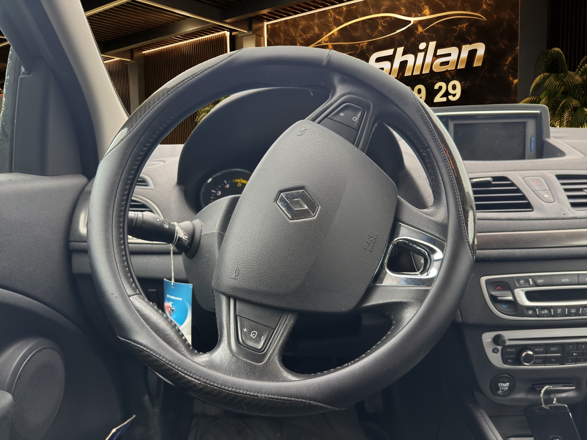 RENAULT MEGANE-image-13
