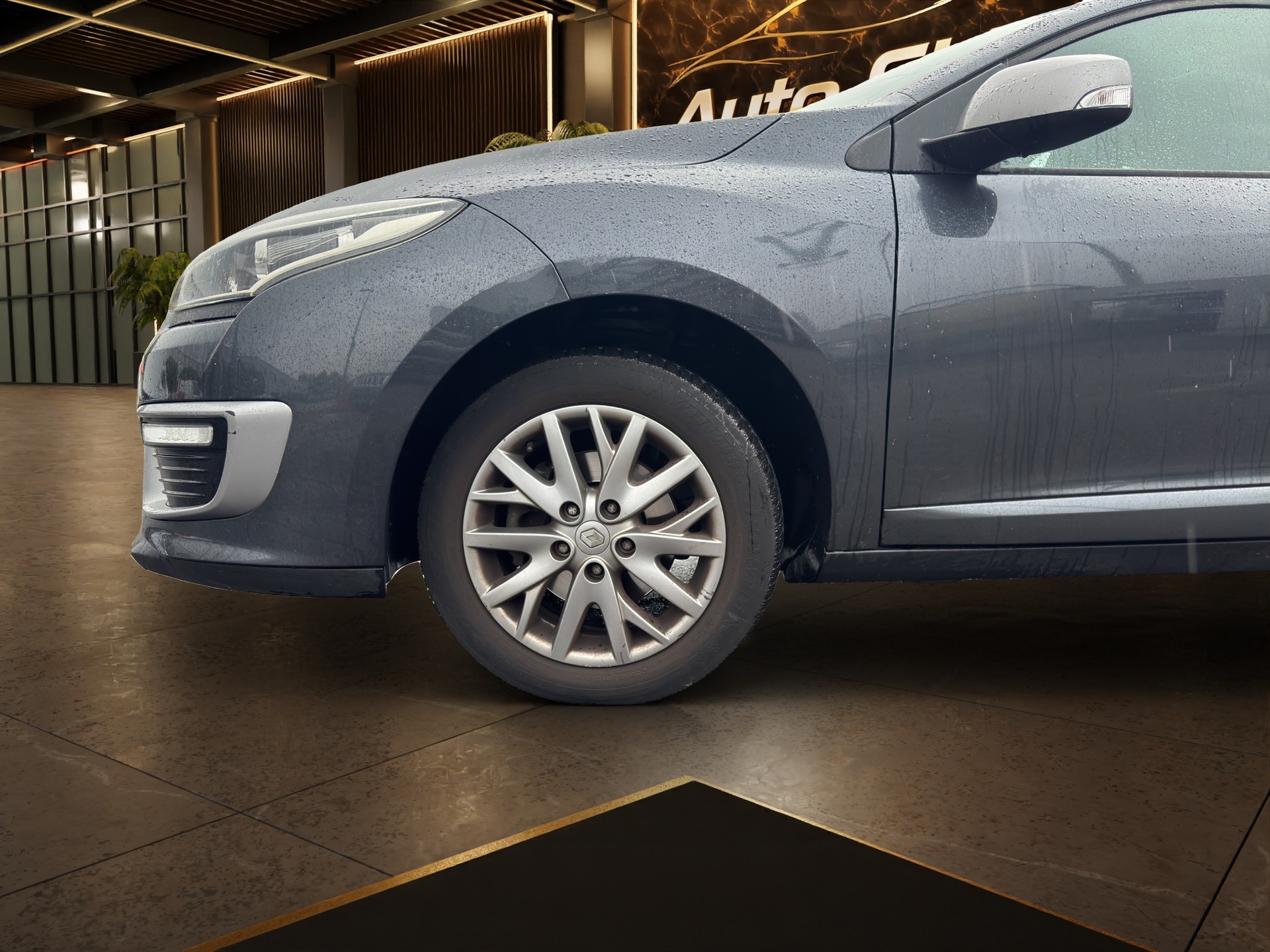 RENAULT MEGANE-image-11