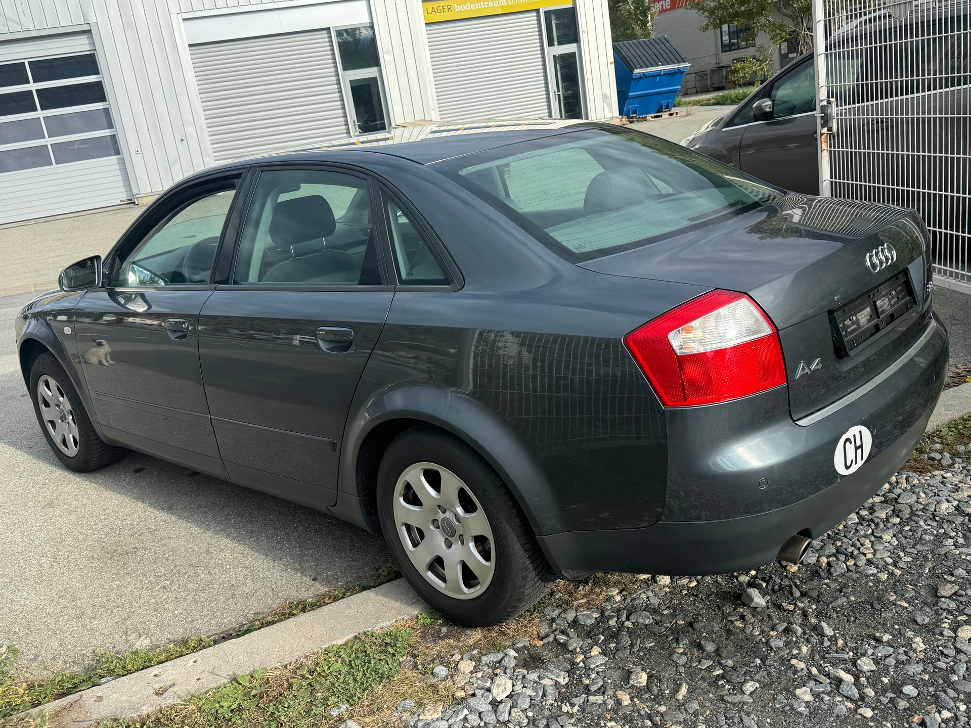 AUDI A4 2.0-image-10