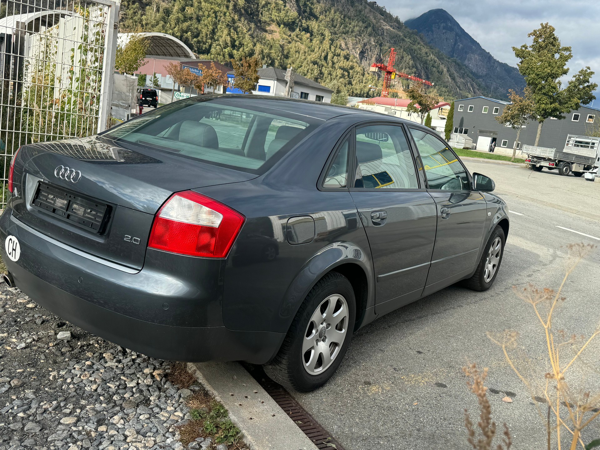 AUDI A4 2.0-image-9