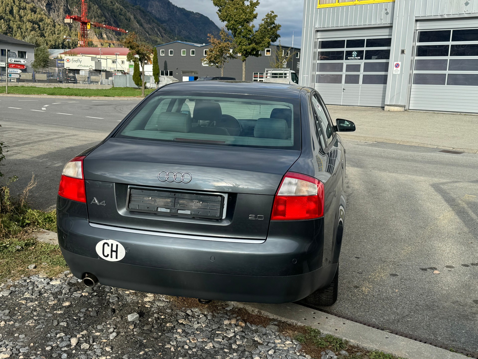 AUDI A4 2.0-image-7