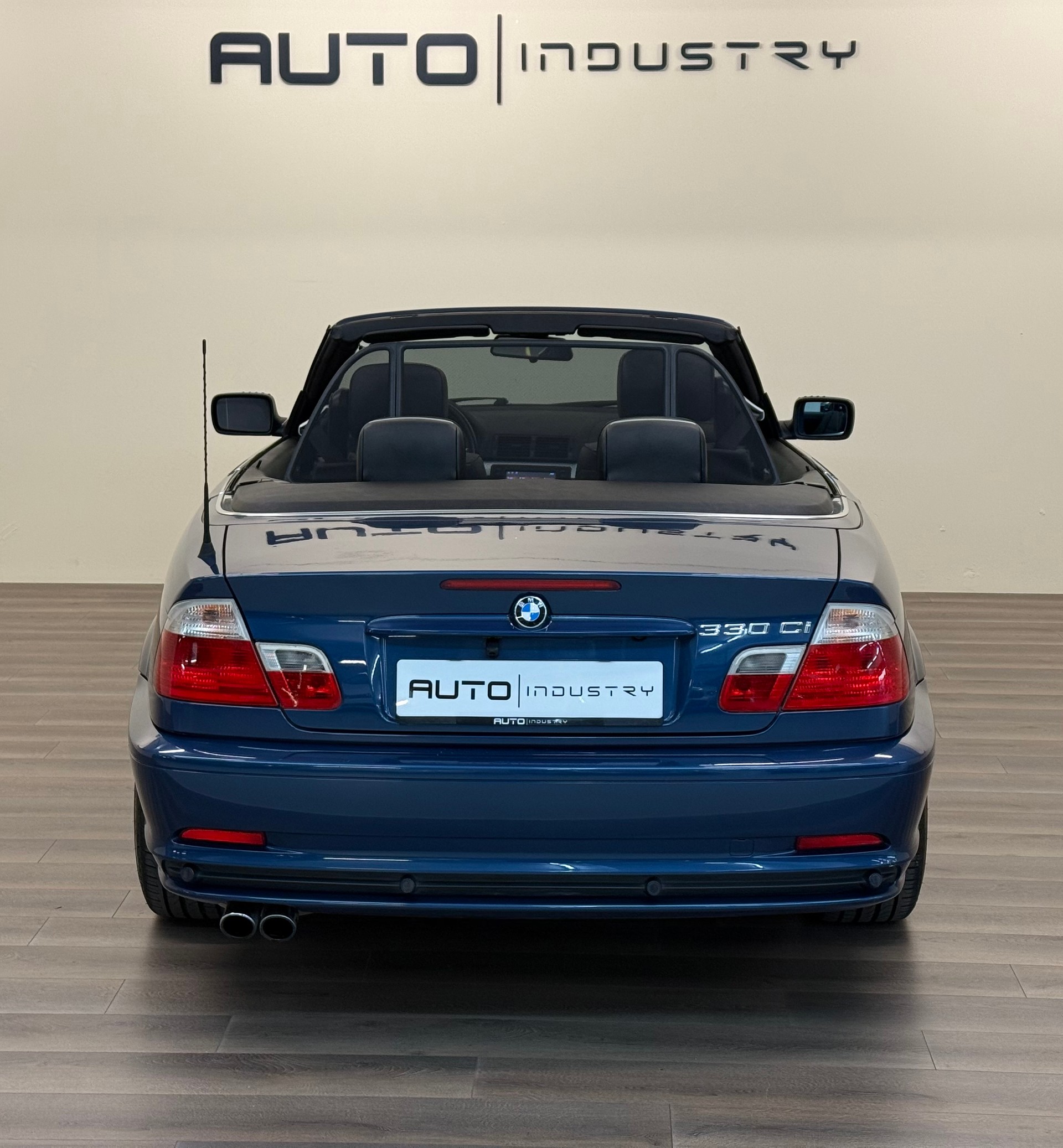 BMW 330Ci Cabriolet-image-10