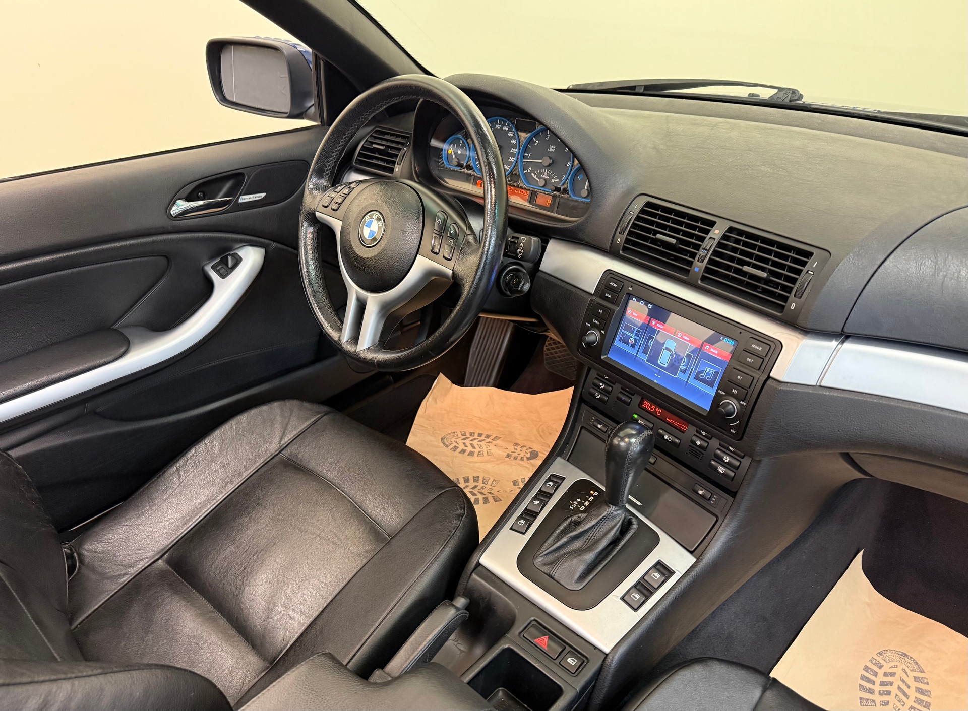 BMW 330Ci Cabriolet-image-20